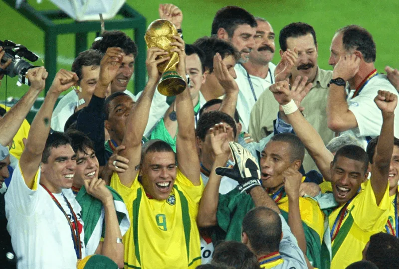 Đội tuyển Brazil độc tôn trên đỉnh thế giới với kỷ lục 5 lần vô địch World Cup.