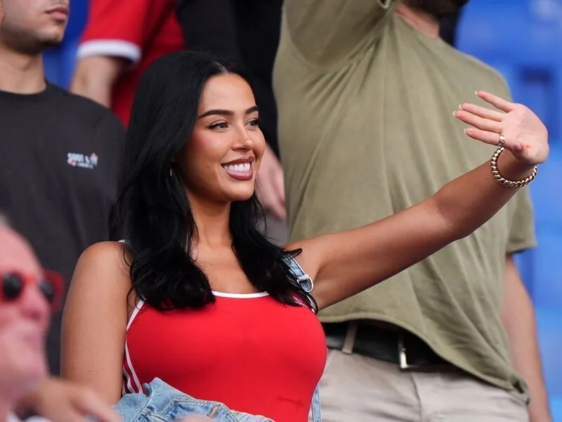 Ashlyn Castro được chú ý khi xuất hiện trên khán đài cổ vũ Jude Bellingham trong hành trình World Cup 2026 của tuyển Anh.